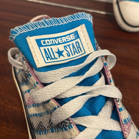 Converse Junior All Star Ox Tribal Girls Canvas Shoes, size 4 - Picture 2 of 8